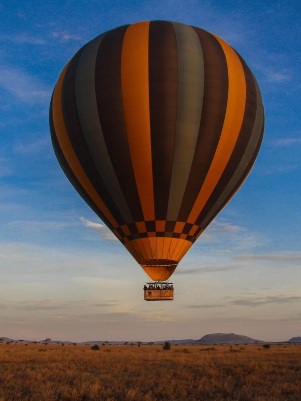 Balloon-safari-over-Serengeti-Miracle-Experience